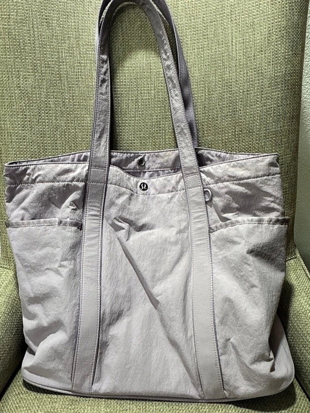 lululemon Daily Multi-Pocket Tote Bag 20L Purple